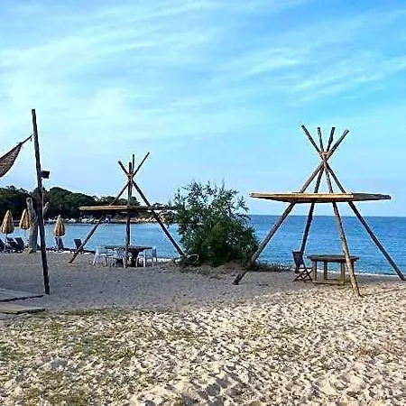 Ξενοδοχείο Les De La Favone 3*